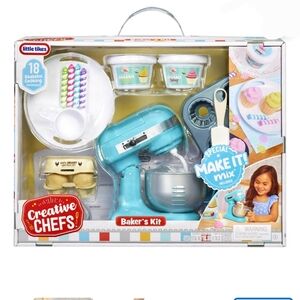 Little Tikes Creative Chefs Baker’s Kit with Make-It Mix Play Sand, 18 Acc.